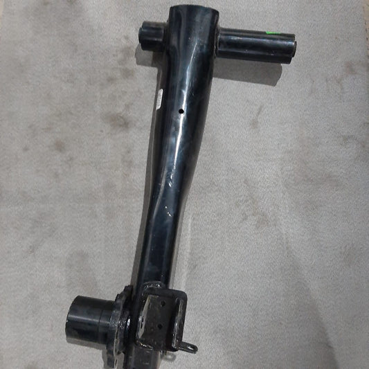 BRAZO OSCILANTE LH (MULETA) CON BUSHING 175/RE 205/RE 4