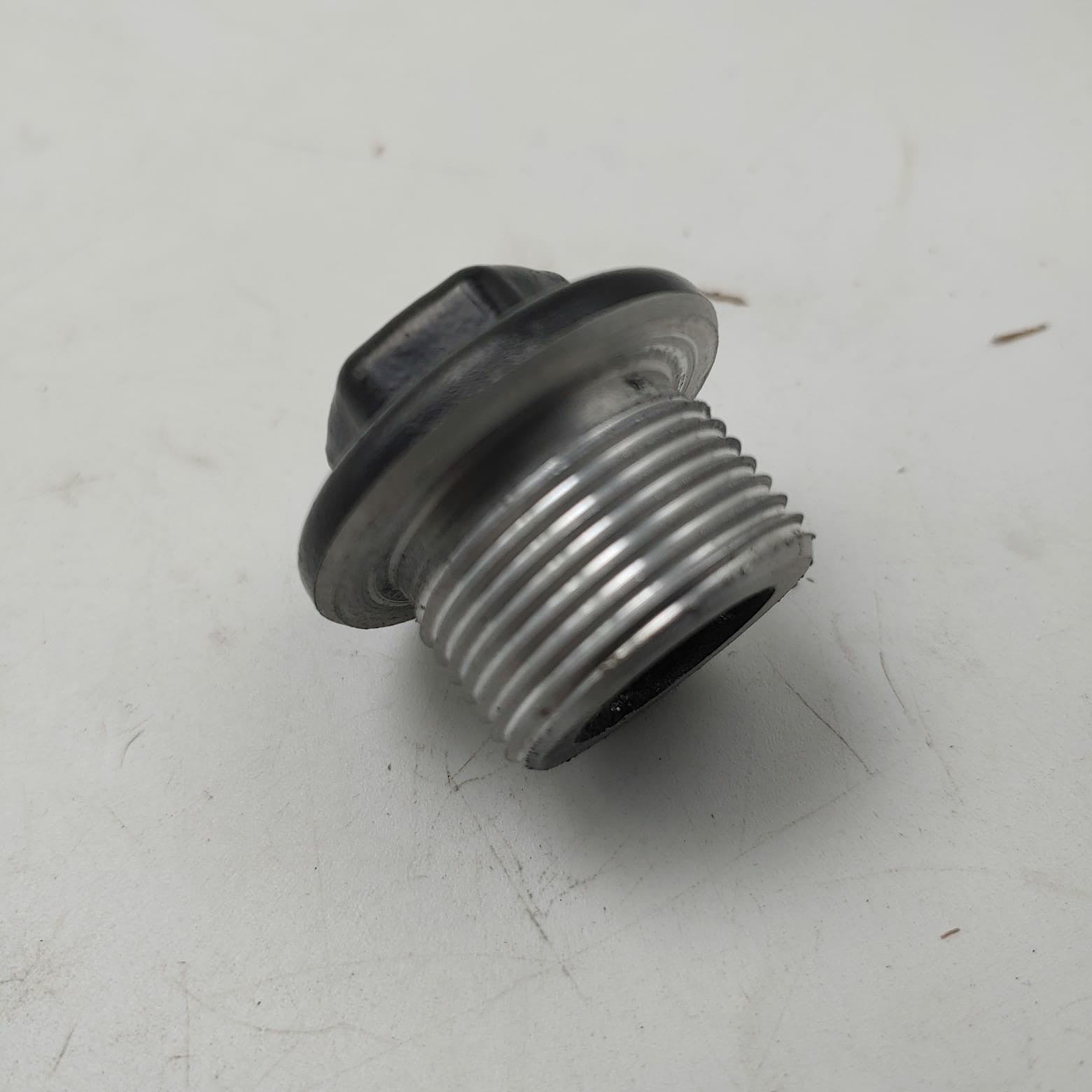 TORNILLO DE DRENAJE DE ACEITE DISCOVER100/125/150/PLATINA110/125/PULSAR135/200NS