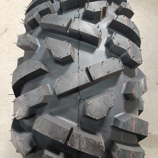 Llanta de 27x9x12 para cuatrimoto de la marca KM Motos, resistente y adecuada para terrenos off-road.