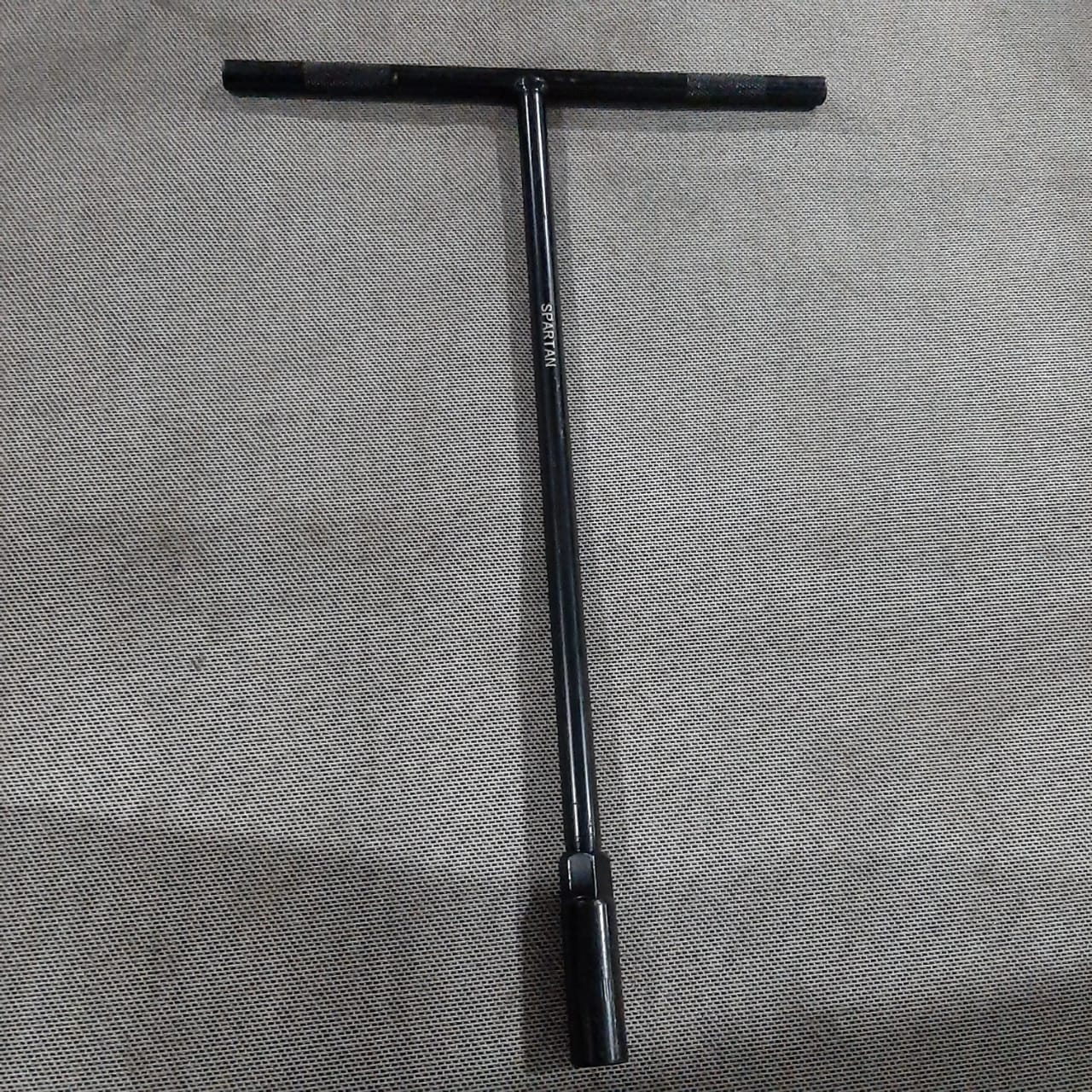 LLAVE EN T #12
