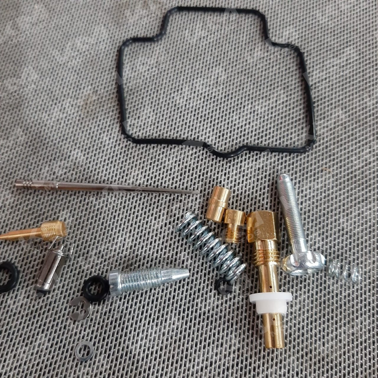 Kit de Agujas de Carburador FZ16