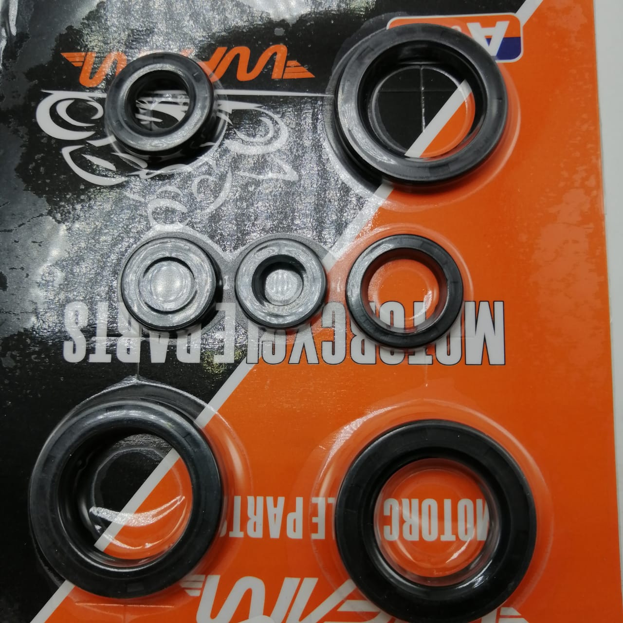 SELLOS DE MOTOR DT175 (RETENEDORES)