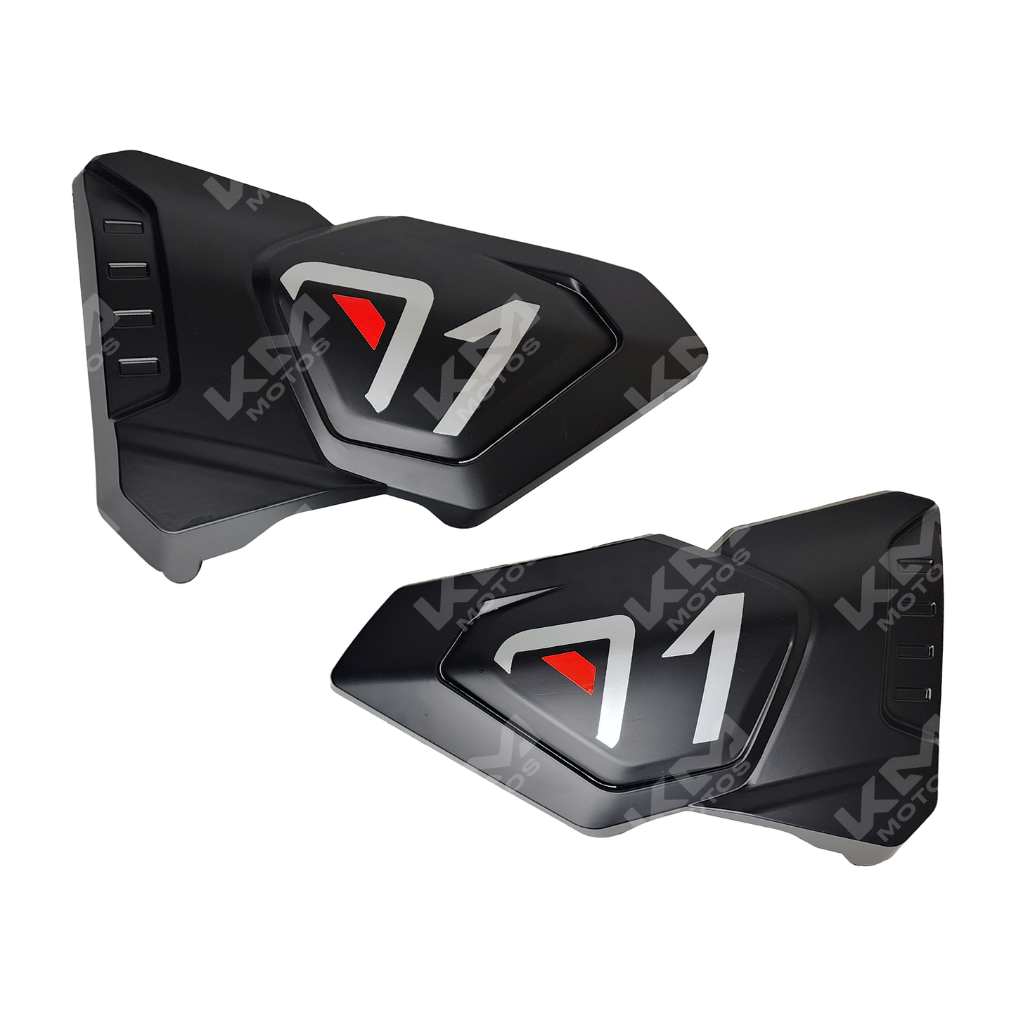 Tapadera lateral negra para motocicleta CG125 de KM Motos, muestra la pieza de plástico en detalle.