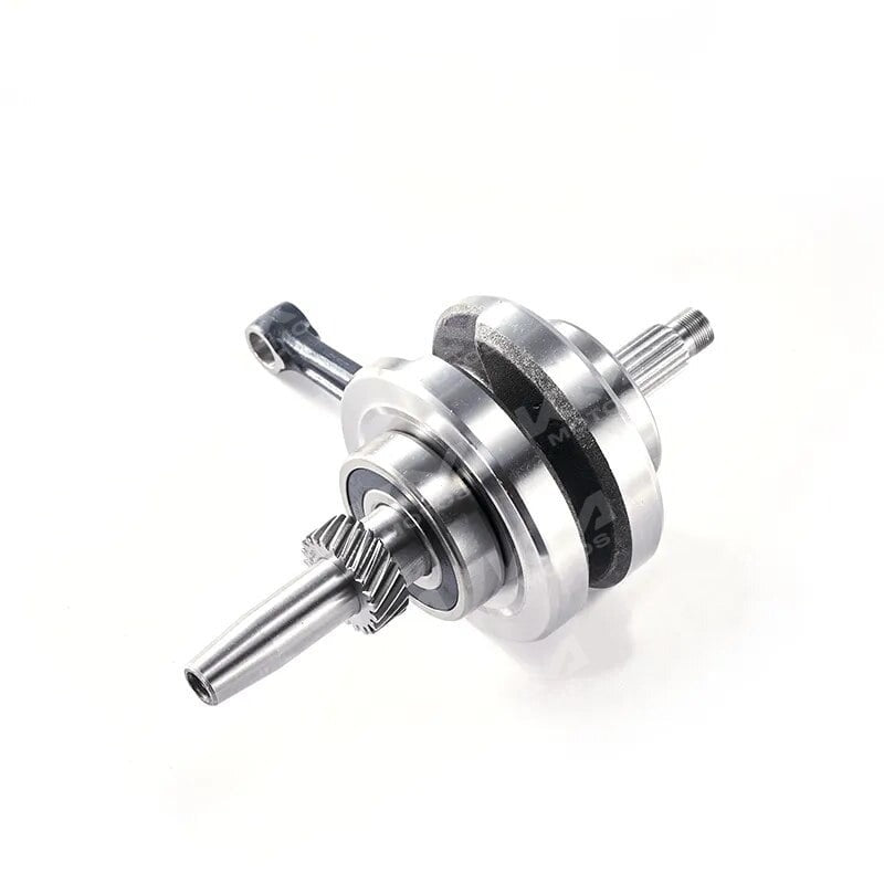 Cigüeñal SM150 de metal, con detalles de rodamientos y engranajes visibles, para motores de maquinaria pesada.