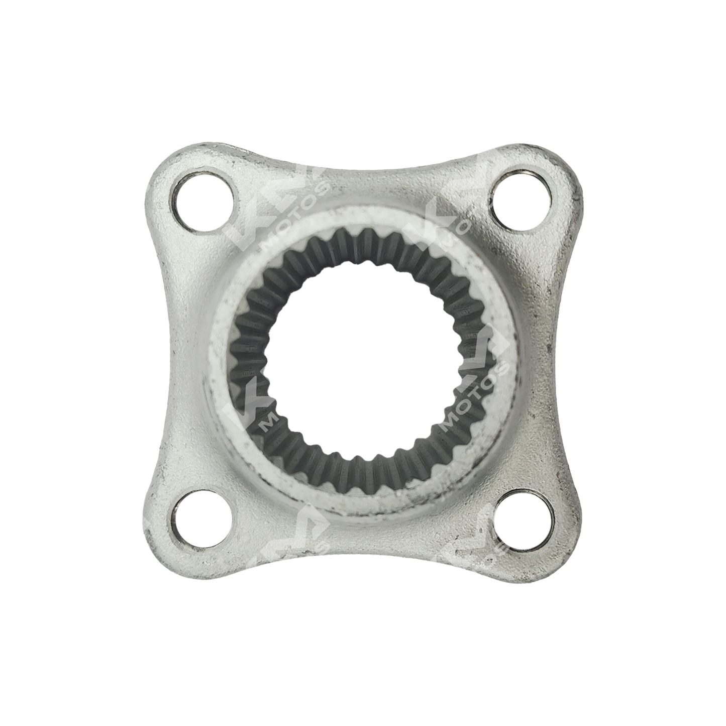 Sujeto disco de freno trasero KMS para ATV Italika 180 y 150 Sport, con reversa, en imagen con disco y componentes de freno