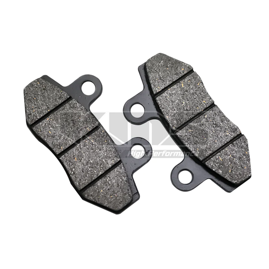Pastillas de freno KM Motos XM200, DM150, TX200, FT200, GY6-150, RTR160 sin gancho, en empaque con componentes de freno.