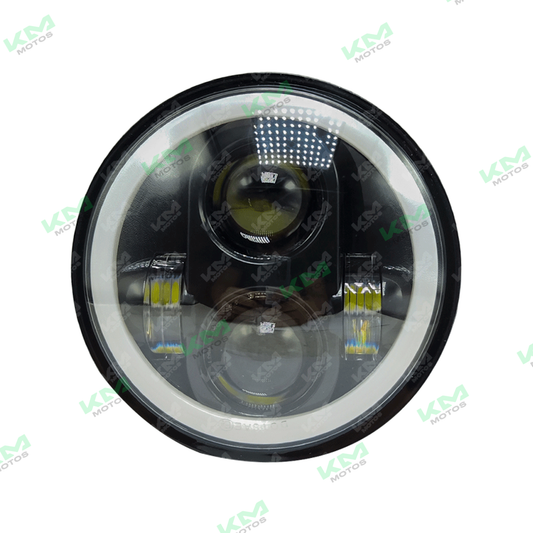 Foco Silvin GN125 de la marca Universal, enfoque en la luz y detalles del foco para motocicleta.