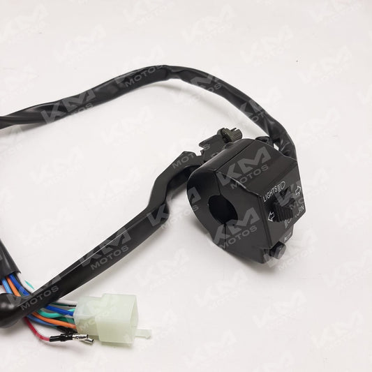 Mandos de comando derecho para arranque y luces en moto Suzuki GN125, marca Universal, con botones y palancas visibles.