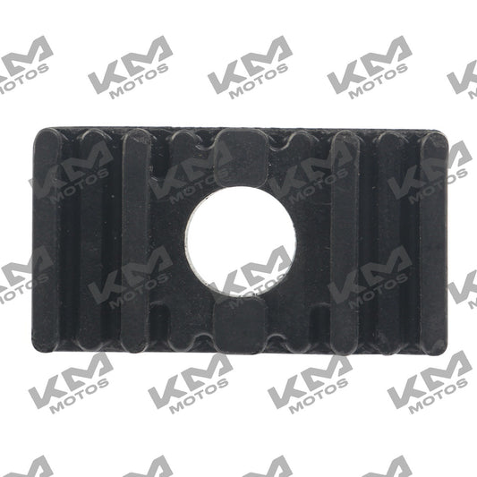 Soporte de hule para tanque de gas de 250z de Italika, resistente y original, en color negro para motocicleta.