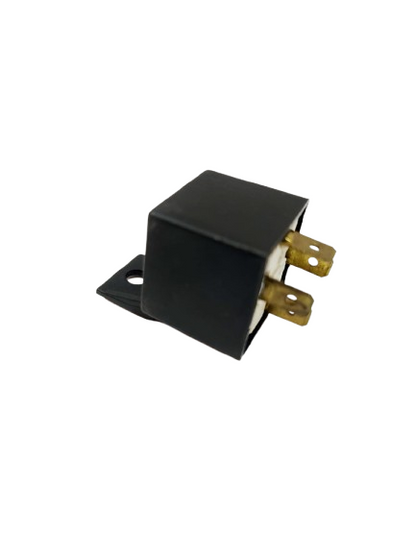 Relé de luces BAJAJ RE4S, componente eléctrico compacto para control de sistemas de iluminación en vehículos.