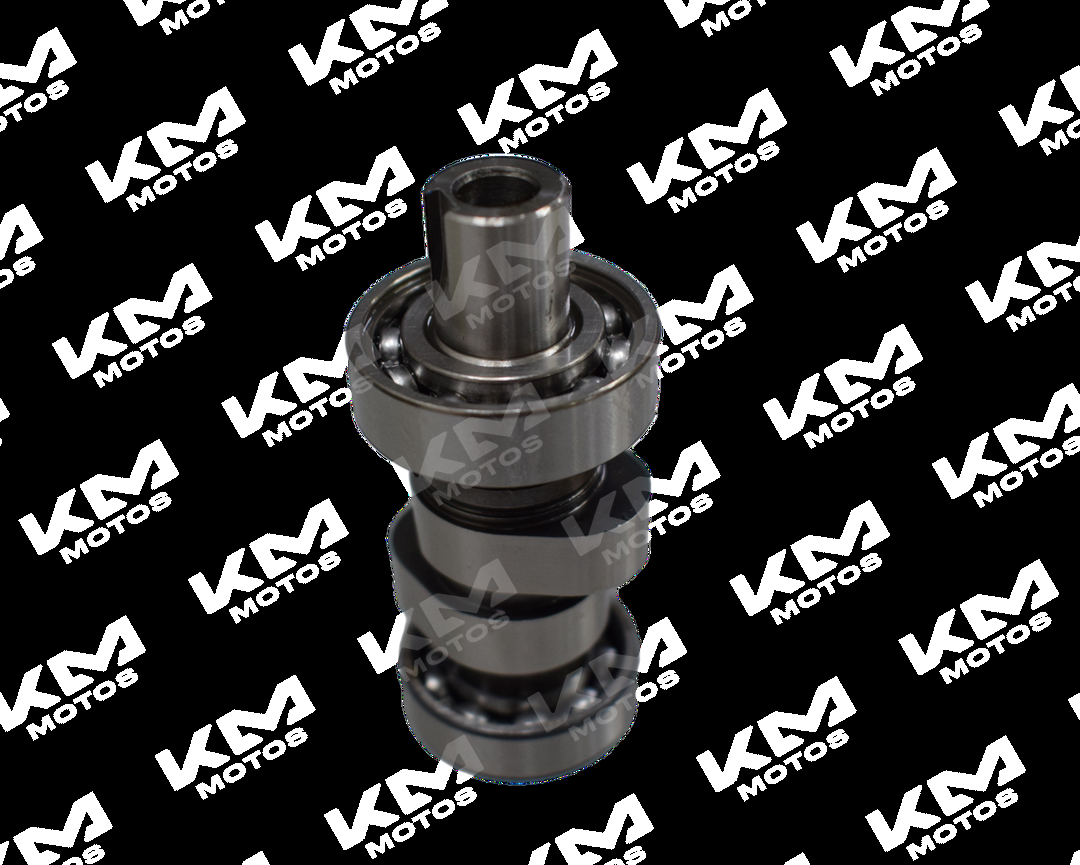 Árbol de levas Varroc para Pulsar 135LS, Discover 125ST y NS125, muestra sus detalles metálicos y componentes.