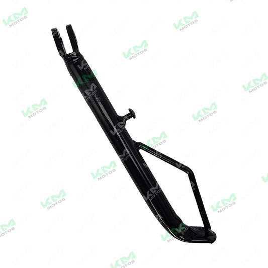 Pata lateral para YBR125 de la marca KM Motos, soporte resistente para motocicleta, en color negro.