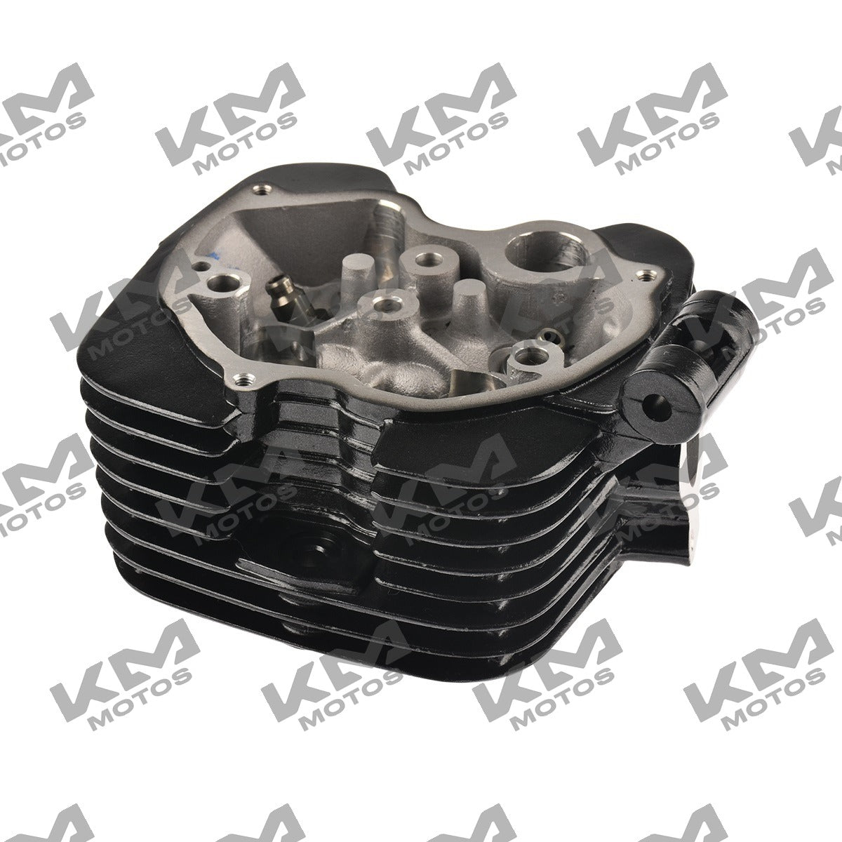 Cabeza de cilindro 150Z/150SZ para kit de cilindro de KM Motos, muestra la pieza metálica con detalles y orificios de montaje