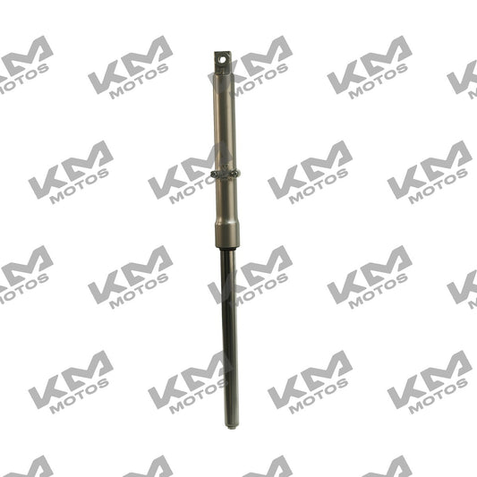 Amortiguador izquierdo cromado para sistema de suspensión Italika FT150, modelo F01020022, en vista detallada.