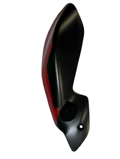 Cubierta izquierda para motocicleta NS160/NS200 de Bajaj, mostrando la pieza de protección y diseño en color negro.