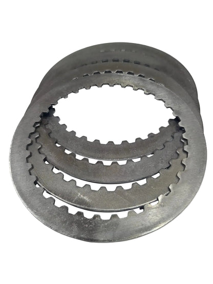 Disco de embrague de metal para Bajaj Boxer 150 y XCD125, muestra el componente metálico en buen estado.