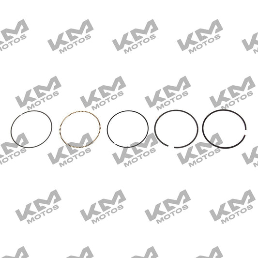 Anillos de pistón VORT-X 300 Italika para sistema de motor, imagen que muestra los componentes en un entorno de taller.