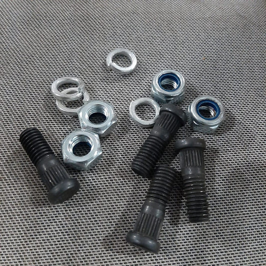 ESPARRAGOS DE AXEL DE RUEDA TRASERO (4) RE205