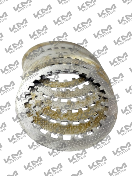 Discos de embrague metálicos Bajaj RE205/RE4S/FZ16 para motos, componentes de clutch resistentes y duraderos.
