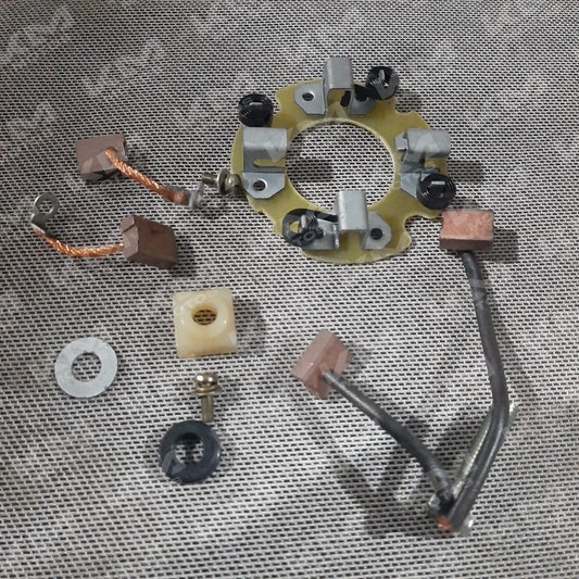 Kit de porta carbones Universal RE205/175 con carbones de motor, incluye componentes para mantenimiento de motores.