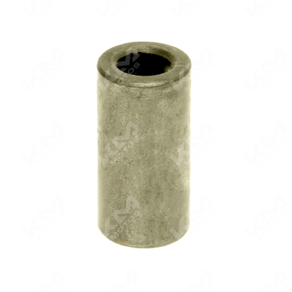 Buje de guardacadena inferior ORIGINAL para DM150, pieza mecánica con detalles metálicos y estructura resistente.
