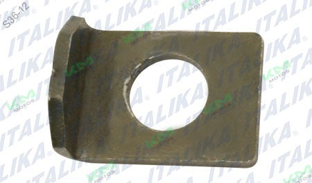 Ajustador de cadena de tracción para sistema de tracción Italika DM150, pieza original F02030121, muestra el ajustador en su caja.