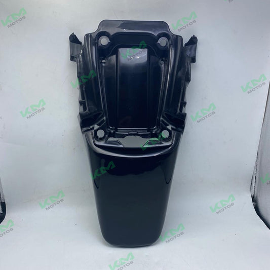 Cubierta trasera XM200 negra para colas, muestra la parte trasera del producto en color negro.