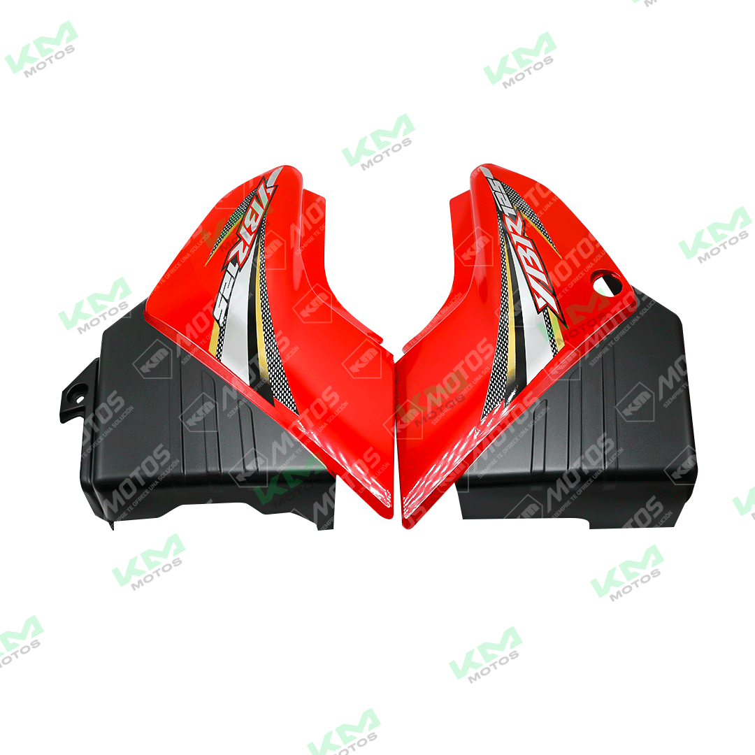 Tapadera lateral para YBR125, tapa de plástico negra de la marca Universal, visible en la imagen.
