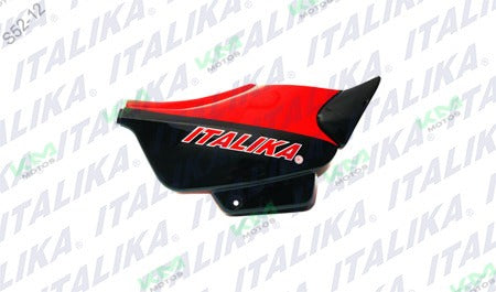 Cubierta derecha roja y negra para sistema de chasis FT150 Italika, modelo F13010400, en excelente estado.
