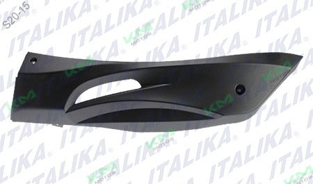 Cubierta lateral izquierda negra para sistema de chasis Gs150 Led de Italika, modelo F13011265, en acabado original.