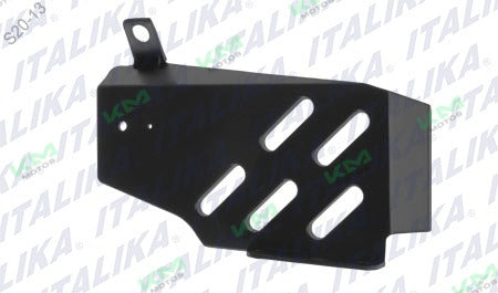 Cubierta frontal de derivación de gasolina Italika DM200, sistema de chasis, color negro, con detalles visibles en la imagen.