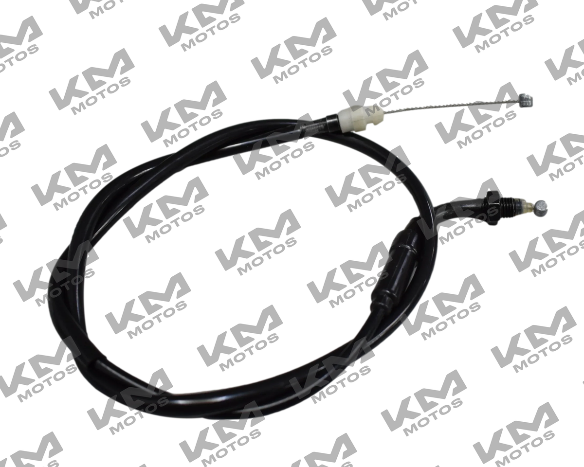 Cable de acelerador Universal para Pulsar NS160, muestra el cable resistente y flexible con cubierta negra y conexiones en ambos extremos.
