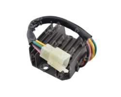 Regulador de voltaje Lr 4L tipo rectificador KM-3984 con componentes electrónicos y conexiones para uso industrial.
