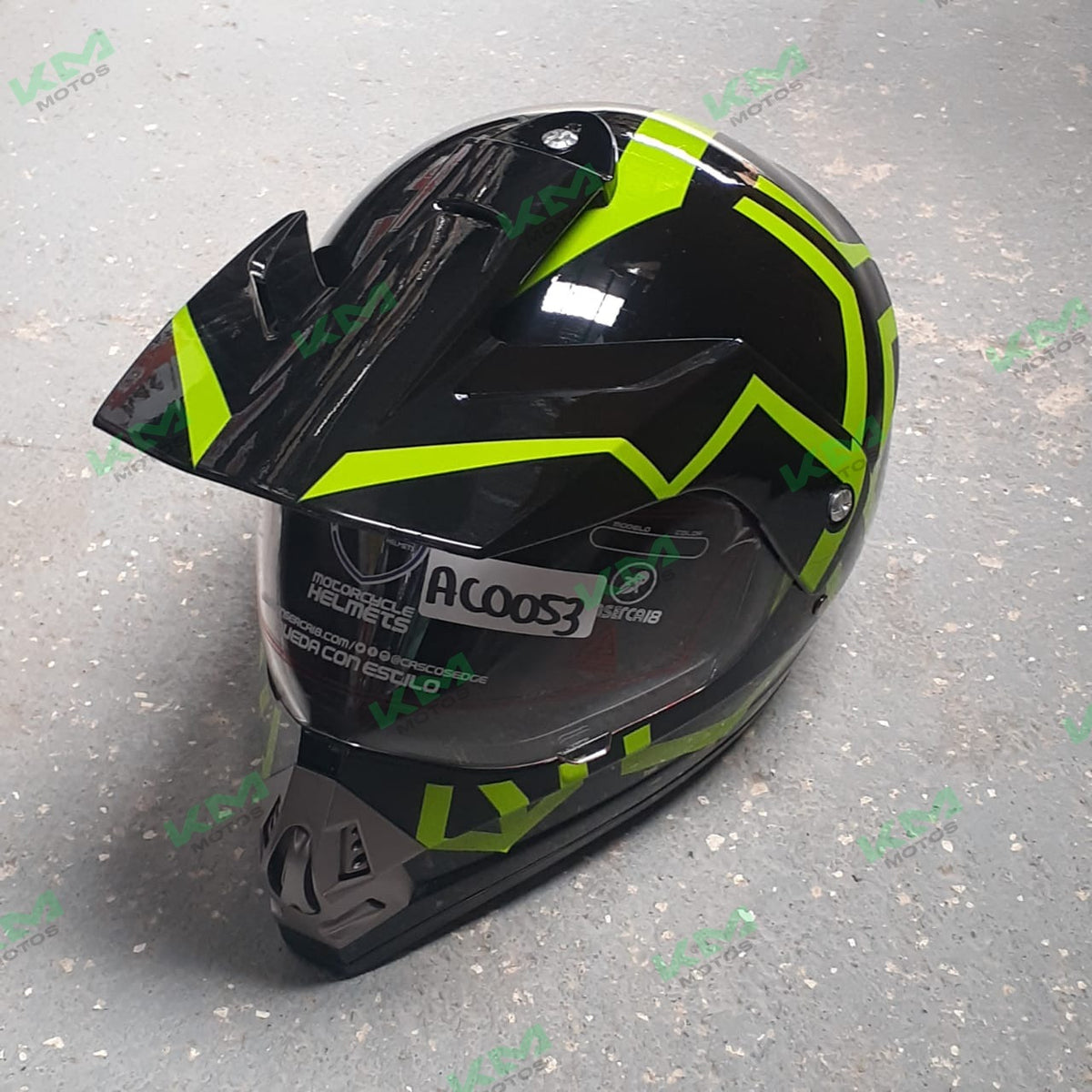 Casco cross Hanzo Rocket Matrix con diseño aerodinámico y protección robusta para motocross, en colores llamativos.