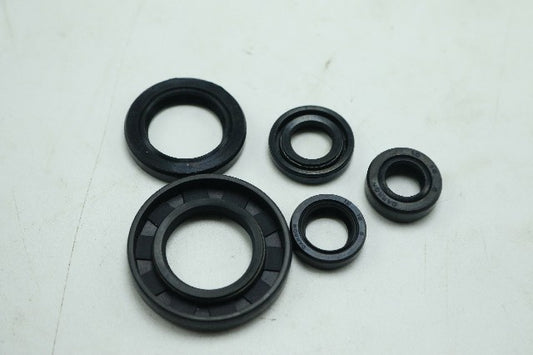 SELLOS DE MOTOR YAMAHA FZ16-SZR16 (RETENEDORES)
