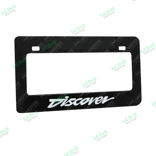 Porta placa para moto KM Motos con logo 2D en diseño oscuro, resistente y decorativo para motocicletas.