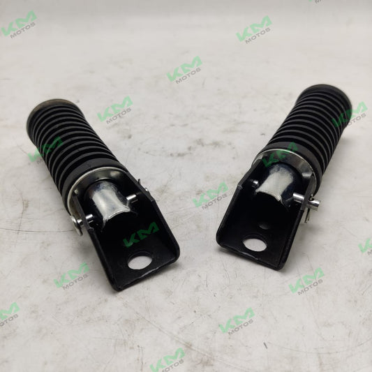 Estribo trasero Meek para CG125, FT125, MG150-7, FR150-7 y ZR125, muestra el estribo en color negro sobre fondo neutro.