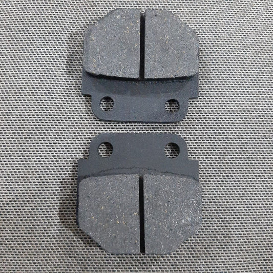 Pastillas de freno Polaris MEK modelo BYQ150, destacando las pastillas de freno en la imagen.