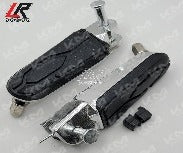 Espejo lateral izquierdo para moto FZ16 con estribos traseros de la marca LR, en color negro, en vista frontal.