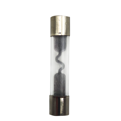 Fusible de vidrio de 20 amperios de la marca KM Motos, resistente y de alta calidad para protección eléctrica.