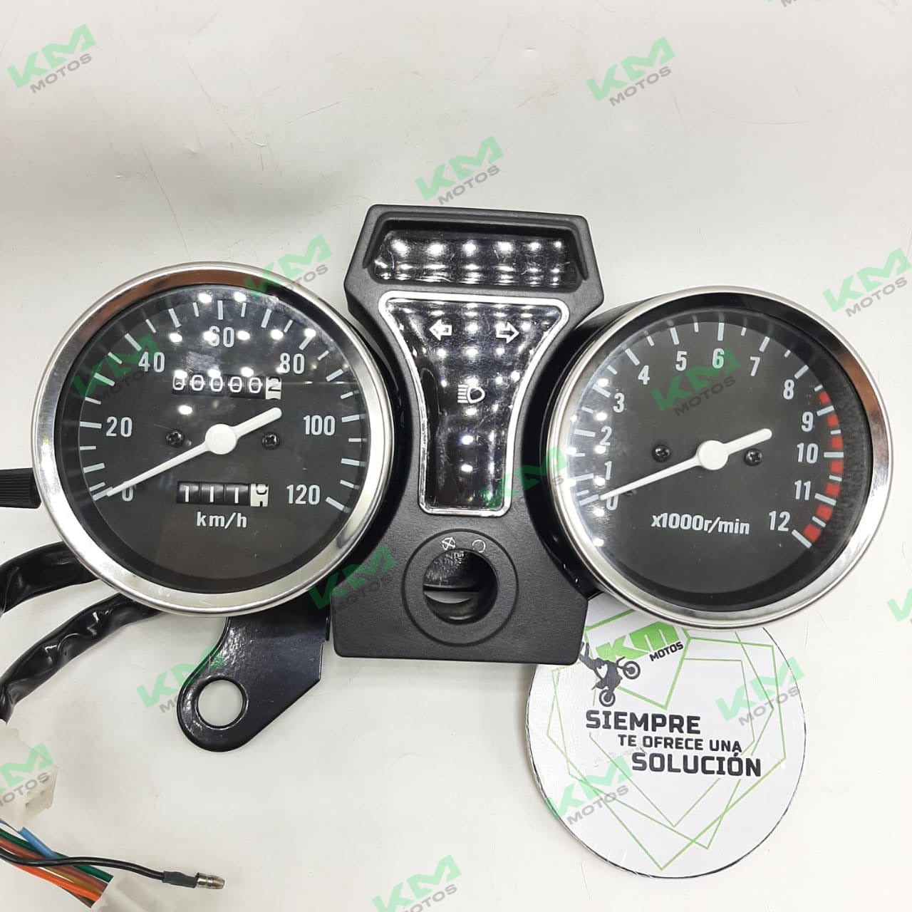 Tacómetro FT125 LR de la marca LR, mostrando la pantalla digital y el dial para medir revoluciones por minuto.