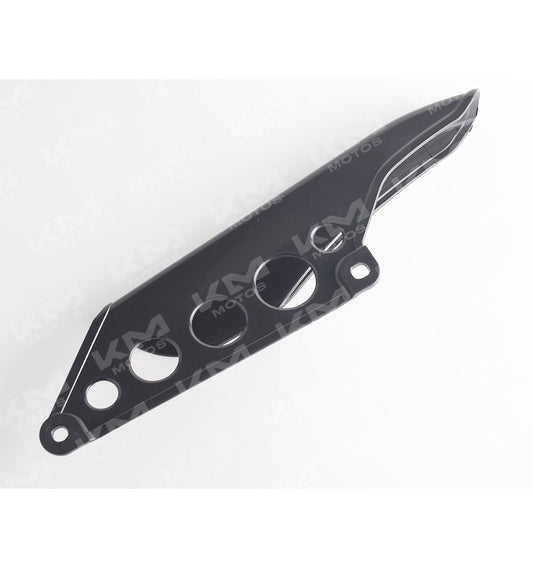 Cubre cadena Orix GXT200, protector de cadena de color negro, diseñado para motocicletas, en la imagen KM-DC0087.
