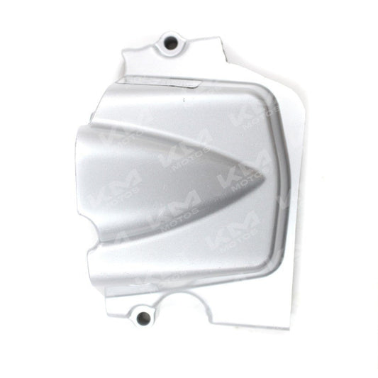 Tapadera de sprocket Universal GENE-200, visible en la imagen, muestra detalles y acabado en metal para protección y apariencia.