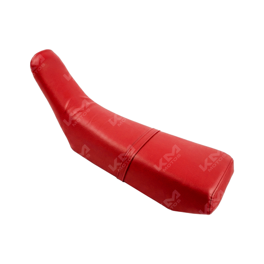 Asiento rojo para motocicleta DT-175 de la marca KM Motos, vista desde arriba con detalles de costuras y textura.