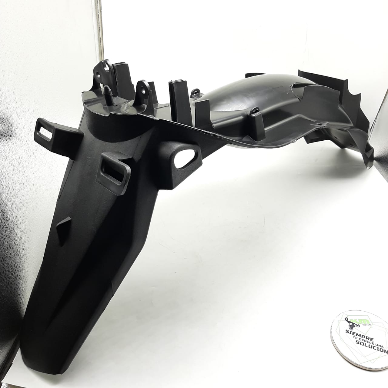 Cola completa para Yamaha YBR125Z, parte de la línea de colas, en la imagen KM-EC0077, mostrando detalles y acabado del producto.