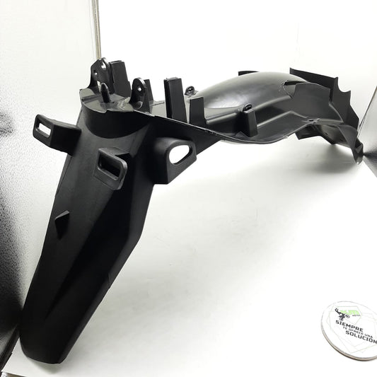 Cola completa para Yamaha YBR125Z, parte de la línea de colas, en la imagen KM-EC0077, mostrando detalles y acabado del producto.