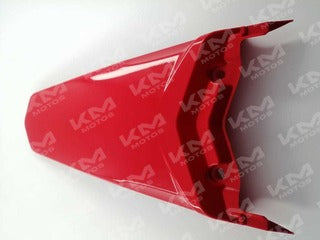 Cadena de XTZ/RTZ150 Yamaha en color rojo, vista de cerca mostrando los eslabones y detalles de la cadena de motos.