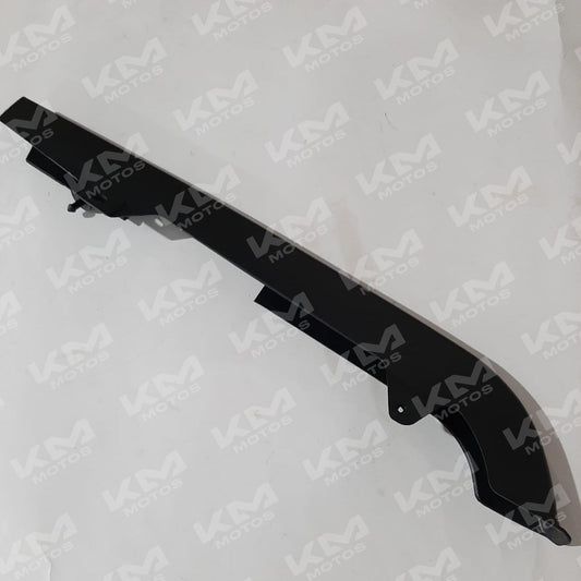 Cubre cadenas Genesis HJ125-7/TX200/CGL, protección para cadenas de motocicleta, en color negro, con diseño resistente.