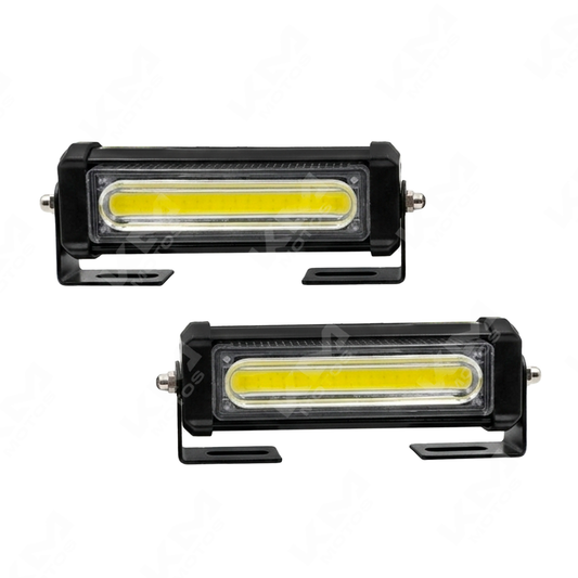 Luz SuperLED blanca con control de KM Motos, iluminación brillante y moderna para motos, visible en la imagen.