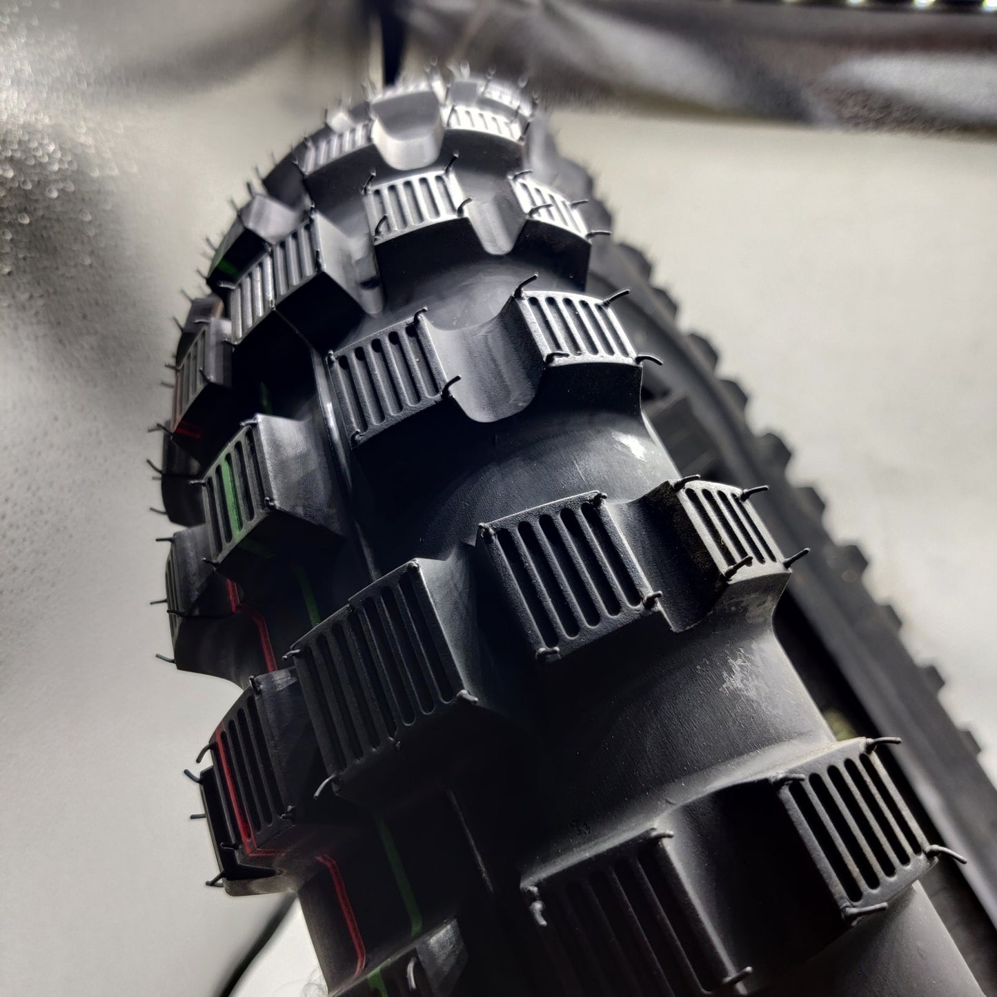 LLANTA 3.00-17 TRACTORA OPIN/YUANXING/GIROLDI